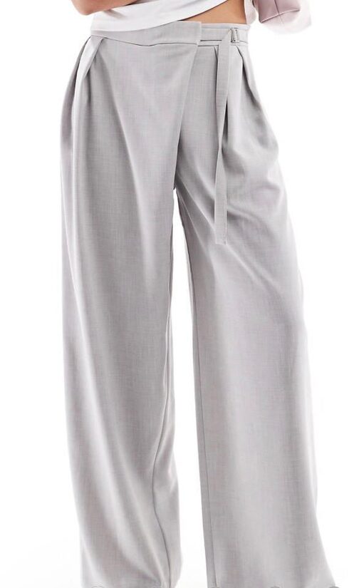 Bershka augstas jostasvietas.